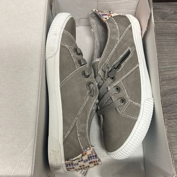 Blowfish Malibu Women's Fruit Lace Up Sneaker - Picture 2 of 7